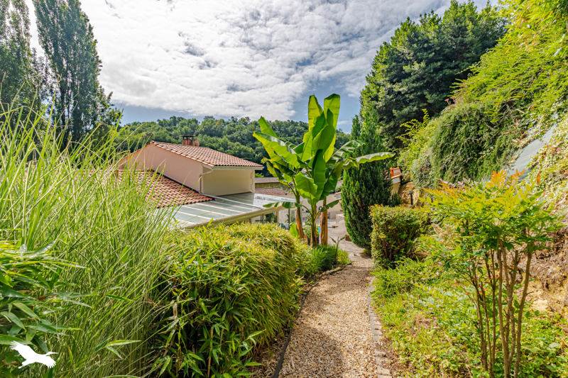 Vente Maison Tabanac - 8 pièces -230 m² - (33550)