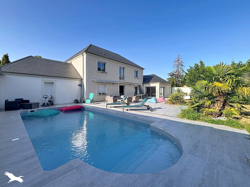 Vente Maison MEHUN SUR YEVRE - 8 pièces -218 m² - (18500)