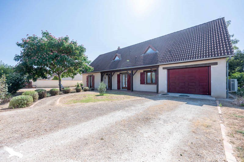 Maison 6 pièces 145 m² · à Mehun-sur-Yèvre · 145 m² · 236 700 €