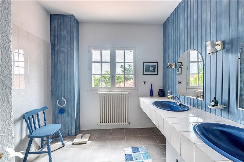 Vente Maison POMPIGNAC - 7 pièces -178 m² - (33370)