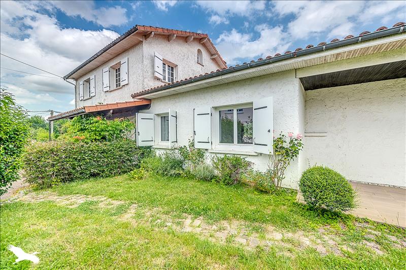 Vente Maison POMPIGNAC - 7 pièces -178 m² - (33370)
