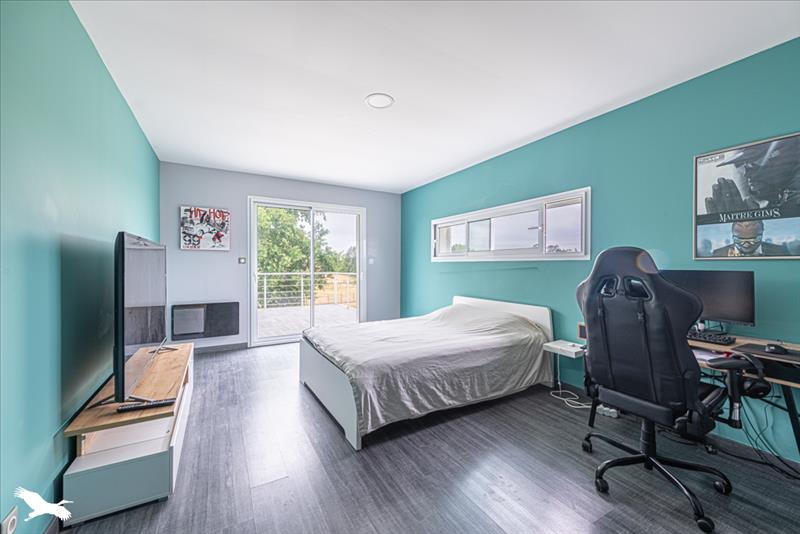 Vente Maison ST GERMAIN DU PUCH - 6 pièces -192 m² - (33750)