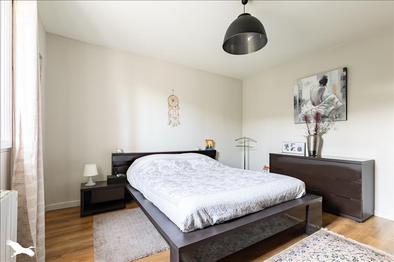 Vente Maison BEYCHAC ET CAILLAU - 7 pièces -177 m² - (33750)