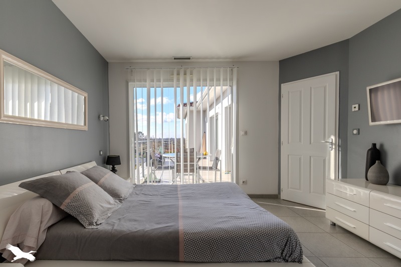 Vente Maison POMPIGNAC - 8 pièces -254 m² - (33370)