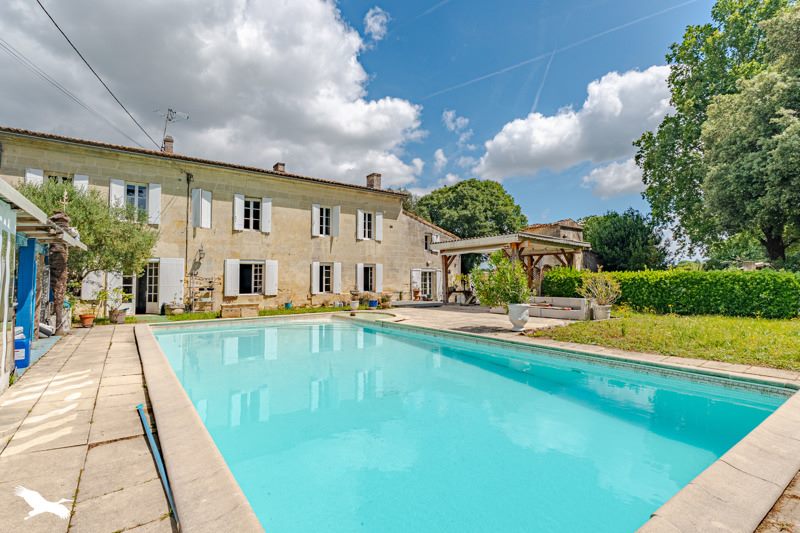 Vente Maison ST GERMAIN DU PUCH - 10 pièces -335 m² - (33750)