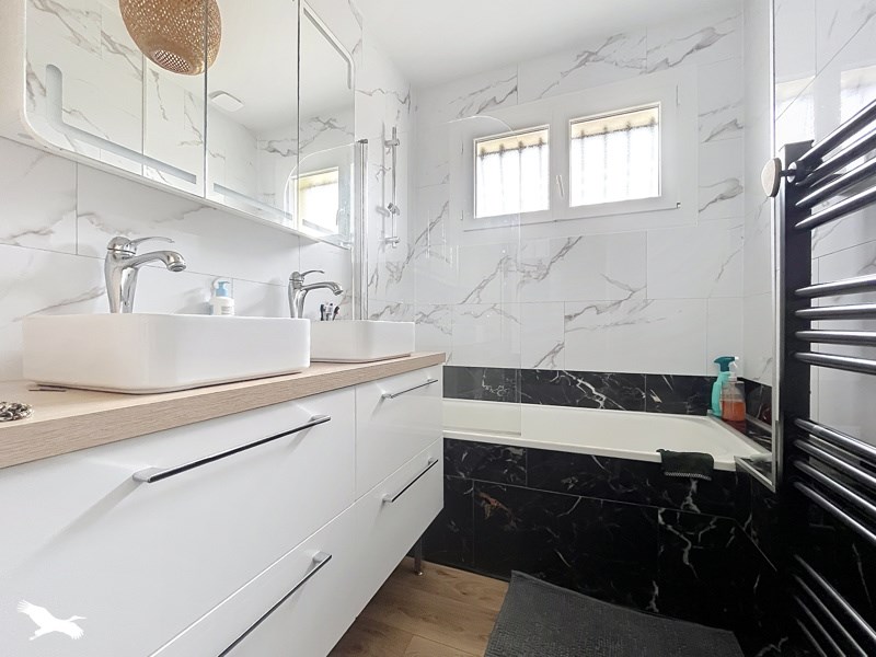 Vente Maison Sallebœuf - 6 pièces -120 m² - (33370)