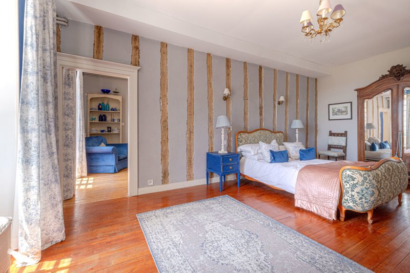 Vente Maison CHAMBORET - 14 pièces -430 m² - (87140)