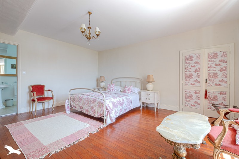 Vente Maison CHAMBORET - 14 pièces -430 m² - (87140)