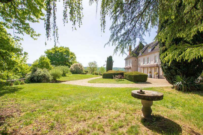 Vente Maison CHAMBORET - 14 pièces -430 m² - (87140)