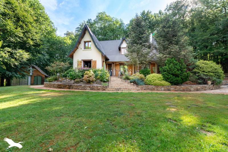 Vente Maison ST JOUVENT - 7 pièces -250 m² - (87510)