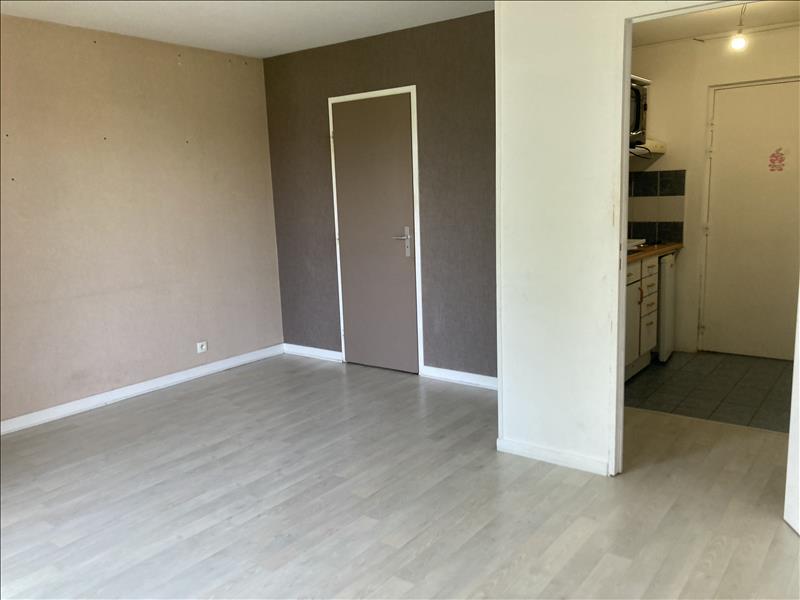 Vente Appartement LES CLAYES SOUS BOIS - 1 pièce -25 m² - (78340)