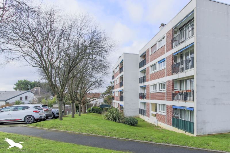Vente Appartement LES CLAYES SOUS BOIS - 4 pièces -70 m² - (78340)