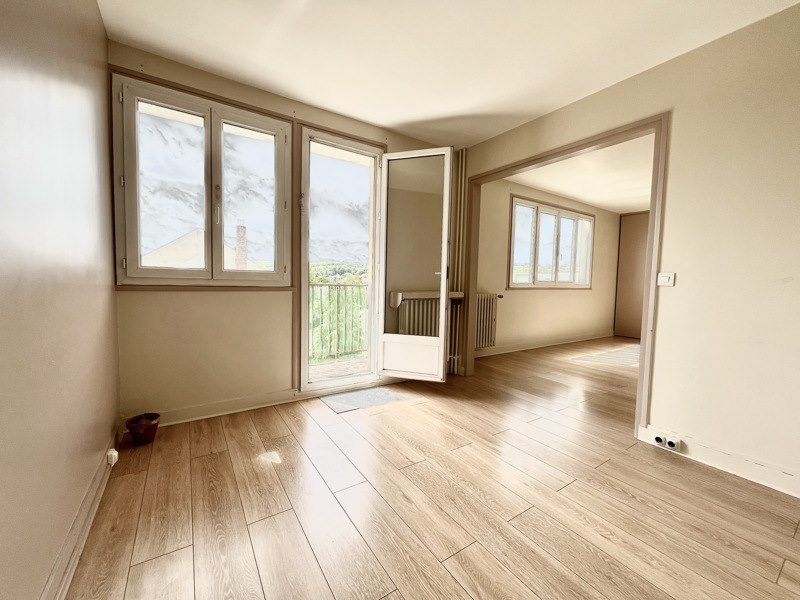 Vente Appartement LES CLAYES SOUS BOIS - 4 pièces -64 m² - (78340)