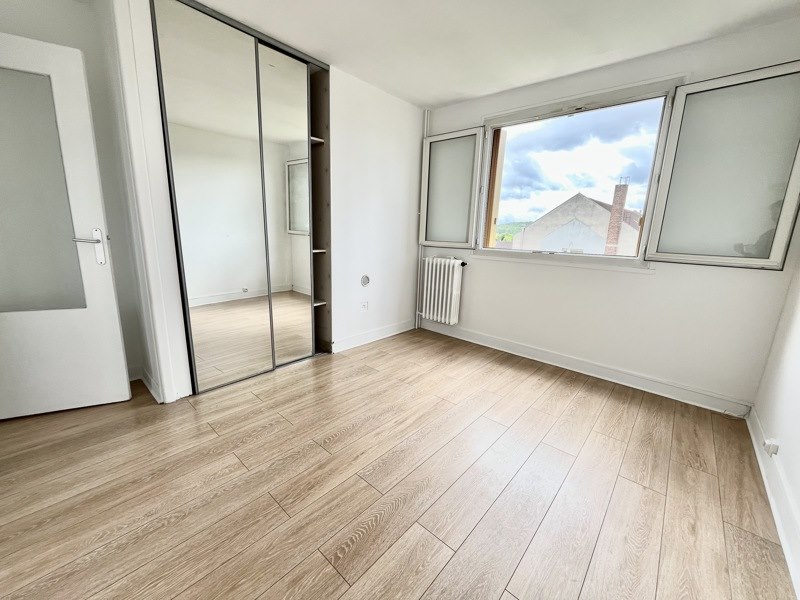 Vente Appartement LES CLAYES SOUS BOIS - 4 pièces -64 m² - (78340)