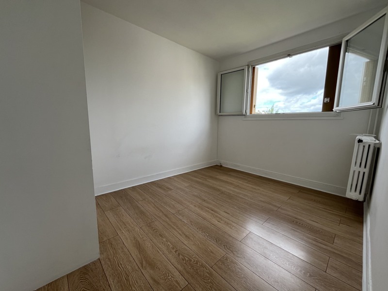 Vente Appartement LES CLAYES SOUS BOIS - 4 pièces -64 m² - (78340)