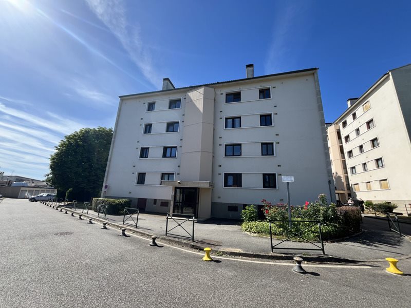 Vente Appartement LES CLAYES SOUS BOIS - 3 pièces -58,5 m² - (78340)