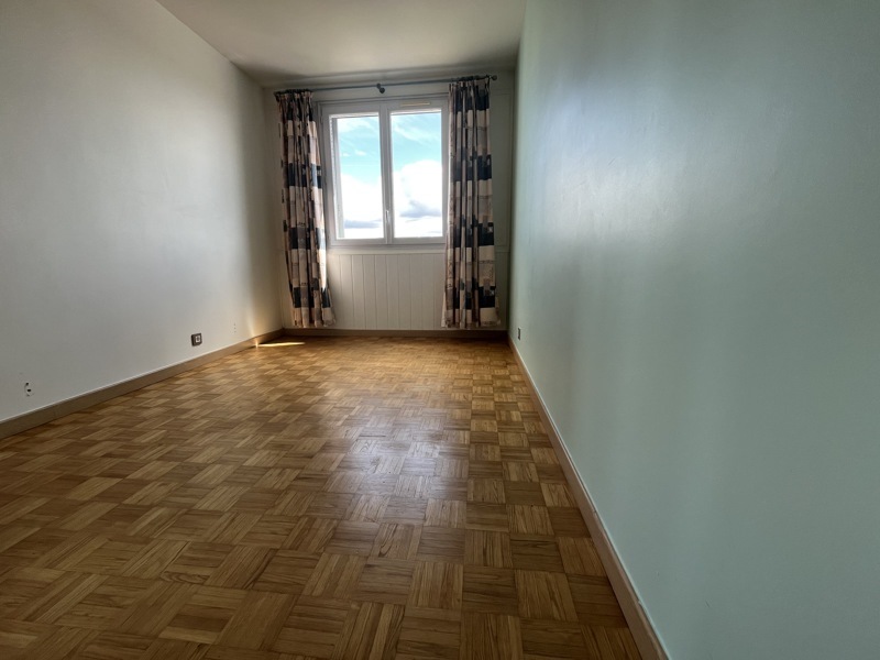 Vente Appartement LES CLAYES SOUS BOIS - 3 pièces -64 m² - (78340)