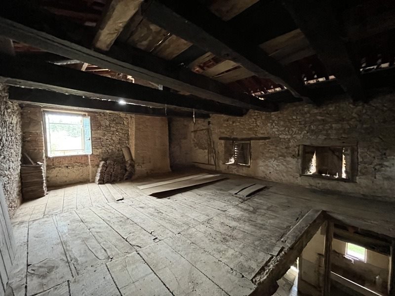 Vente Maison ROCHECHOUART - 2 pièces -134 m² - (87600)