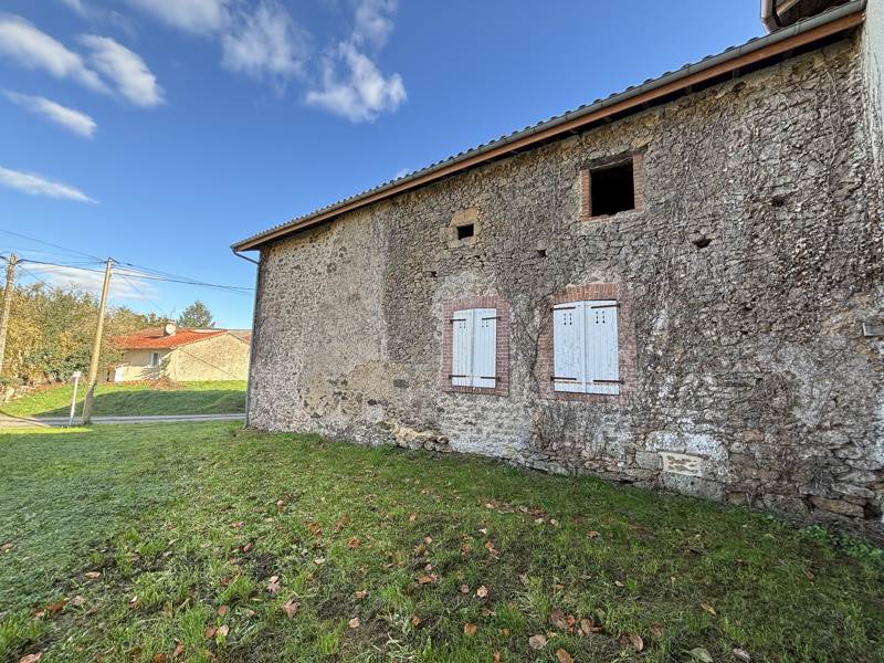 Vente Maison ROCHECHOUART - 2 pièces -134 m² - (87600)