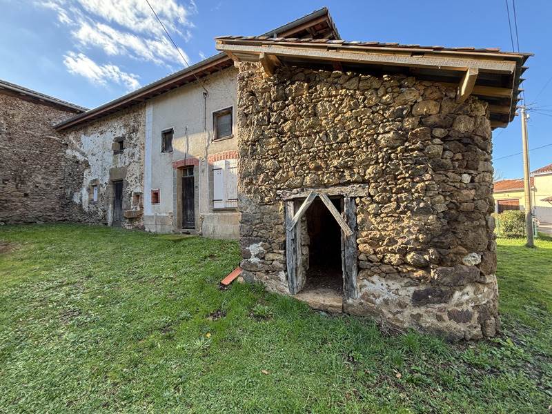Vente Maison ROCHECHOUART - 2 pièces -134 m² - (87600)