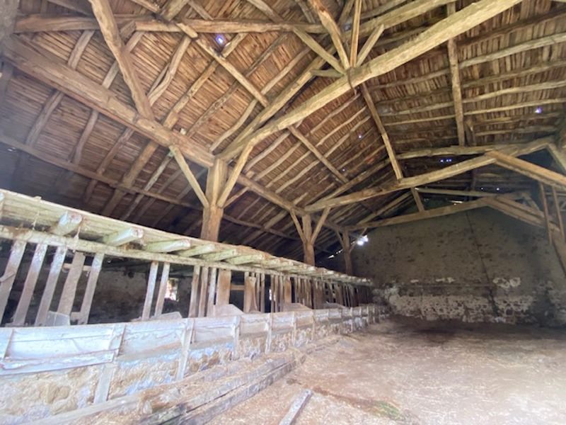 Vente Grange PRESSIGNAC - 2 pièces -427 m² - (16150)