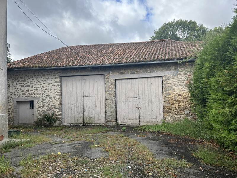 Vente Maison Les Salles-Lavauguyon - 8 pièces -158 m² - (87440)