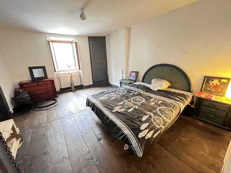 Vente Maison ROCHECHOUART - 6 pièces -110 m² - (87600)