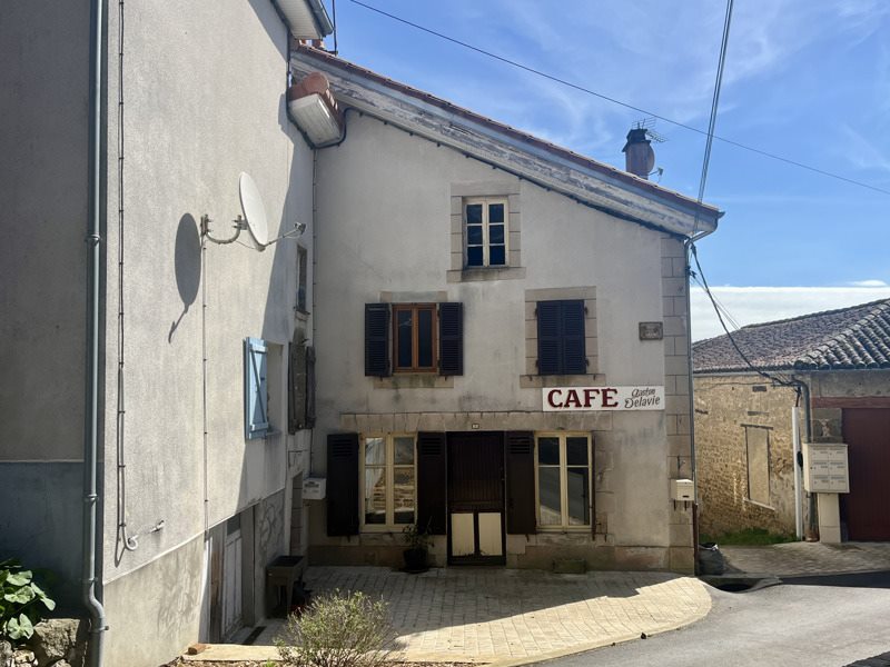 Vente Maison ROCHECHOUART - 6 pièces -110 m² - (87600)