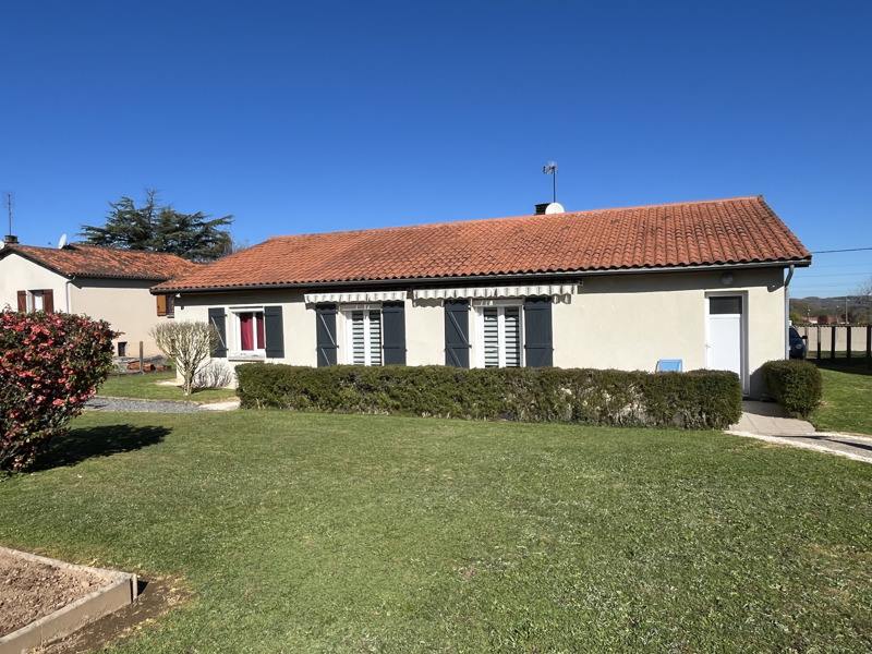 Vente Maison CHASSENON - 5 pièces -102 m² - (16150)
