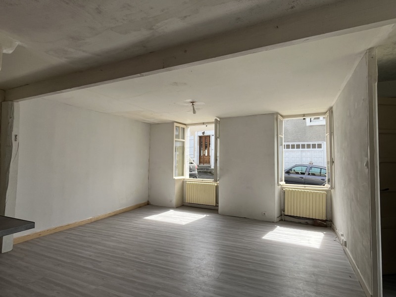 Vente Maison CHABANAIS - 5 pièces -83 m² - (16150)