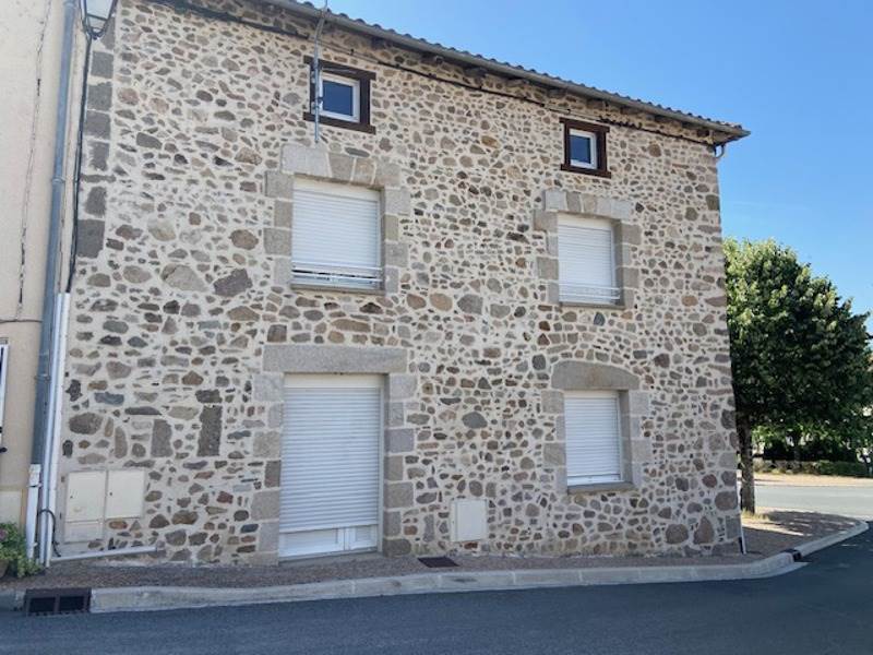 Vente Maison CHABANAIS - 4 pièces -130 m² - (16150)