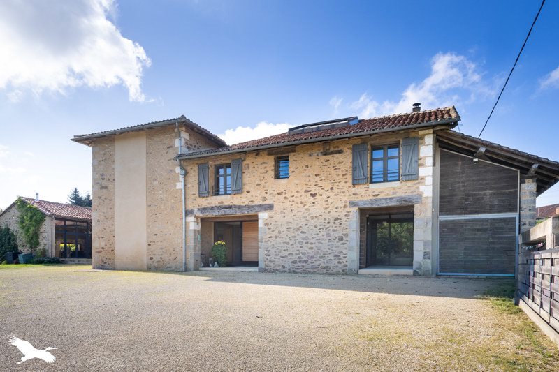 Vente Maison ROCHECHOUART - 6 pièces -281 m² - (87600)
