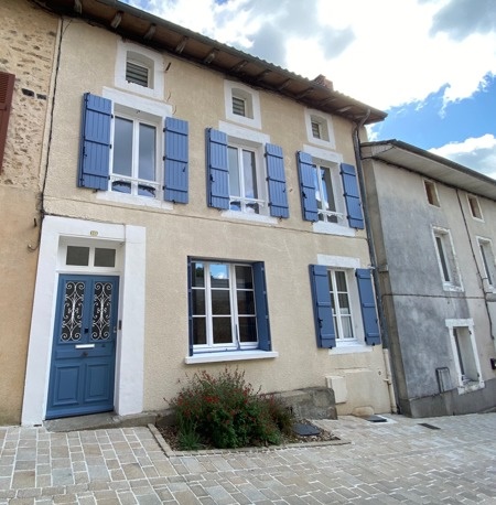 Vente Maison ROCHECHOUART - 6 pièces -184 m² - (87600)