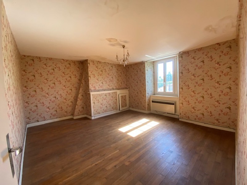 Vente Maison ROCHECHOUART - 3 pièces -80 m² - (87600)