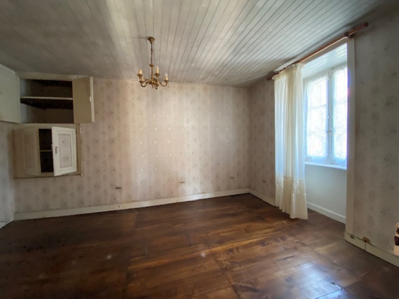 Vente Maison ROCHECHOUART - 3 pièces -80 m² - (87600)