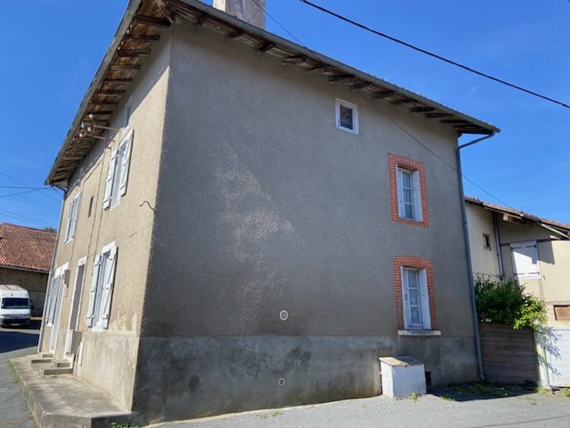 Vente Maison ROCHECHOUART - 3 pièces -80 m² - (87600)