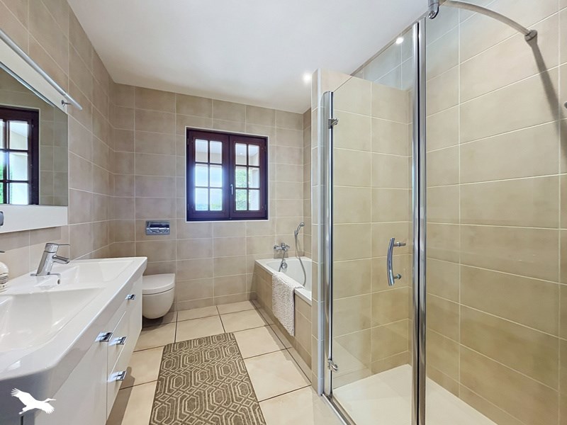 Vente Maison Vayres - 5 pièces -186 m² - (87600)