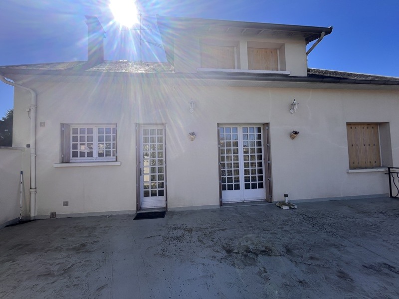 Vente Maison LA COURTINE - 8 pièces -213 m² - (23100)