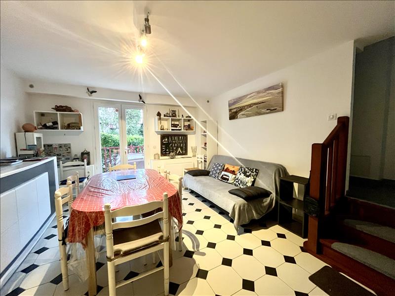 Vente Appartement URRUGNE - 3 pièces -56 m² - (64122)