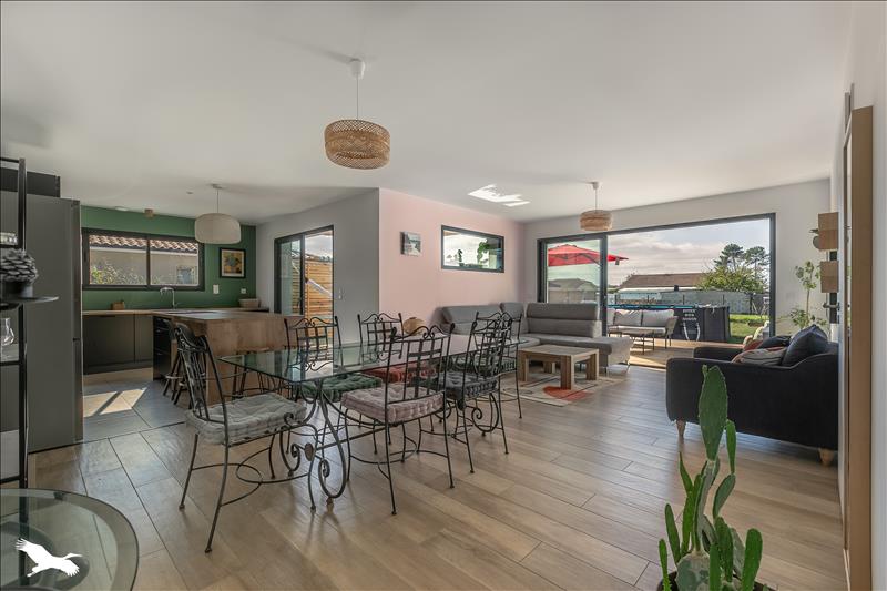 Vente Maison AUDENGE - 6 pièces -127 m² - (33980)