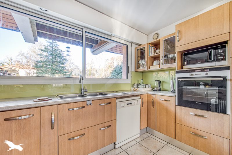 Vente Maison AUDENGE - 7 pièces -182 m² - (33980)