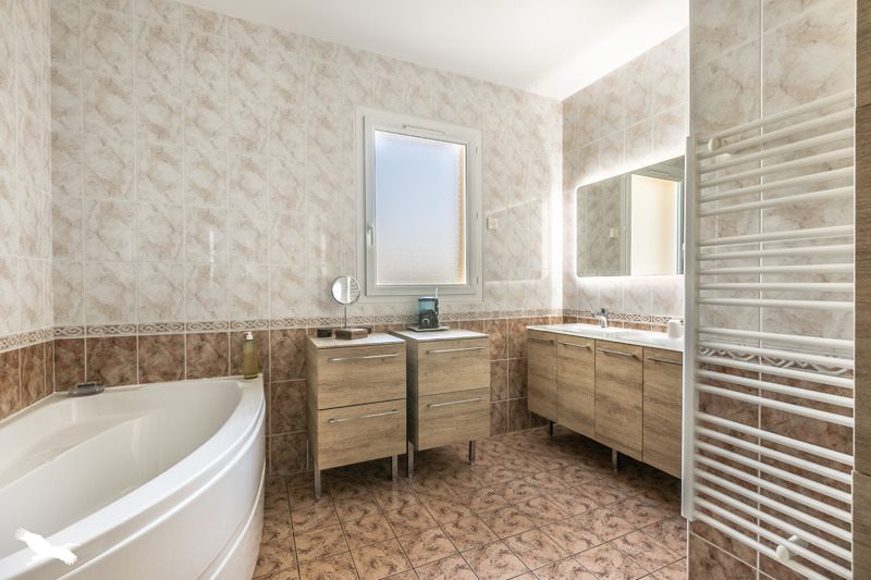 Vente Maison AUDENGE - 5 pièces -178 m² - (33980)