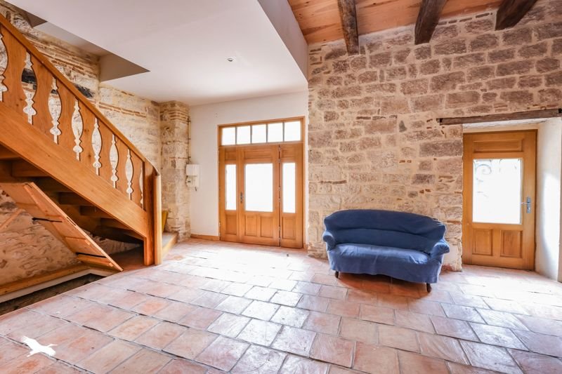 Vente Maison CASTELNAU DE MONTMIRAL - 8 pièces -223 m² - (81140)