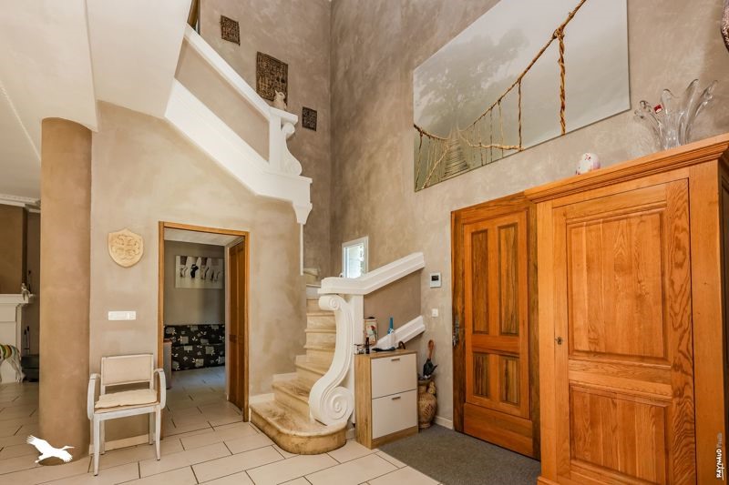 Vente Maison CASTELNAU DE MONTMIRAL - 5 pièces -198 m² - (81140)
