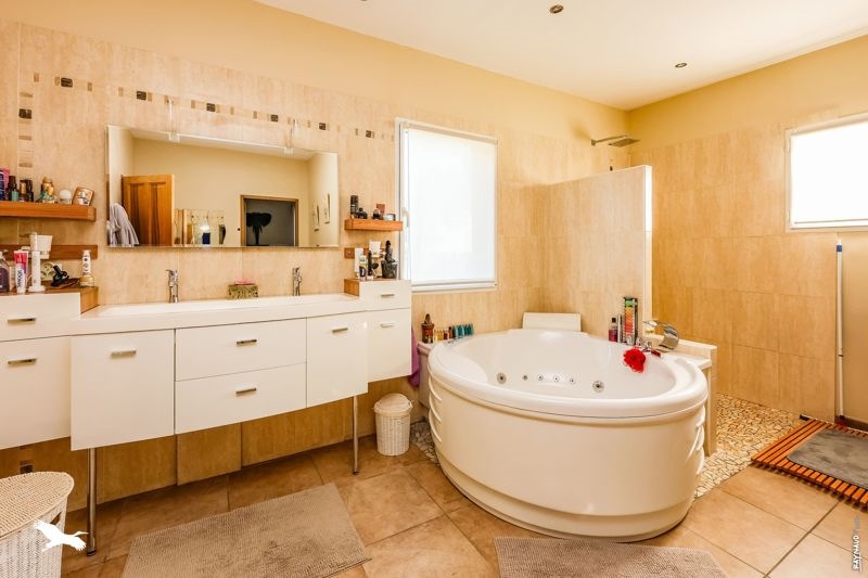 Vente Maison CASTELNAU DE MONTMIRAL - 5 pièces -198 m² - (81140)