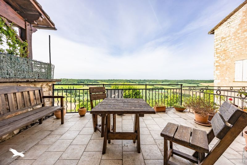 Vente Maison CASTELNAU DE MONTMIRAL - 5 pièces -130 m² - (81140)