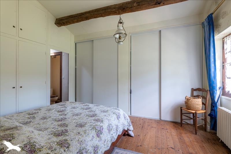 Vente Maison ST MARTIN DE JUILLERS - 6 pièces -329 m² - (17400)