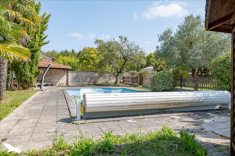 Vente Maison ST MARTIN DE JUILLERS - 6 pièces -329 m² - (17400)