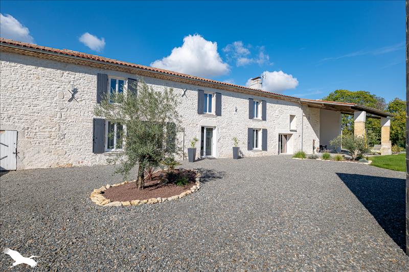 Vente Maison LES TOUCHES DE PERIGNY - 6 pièces -247 m² - (17160)
