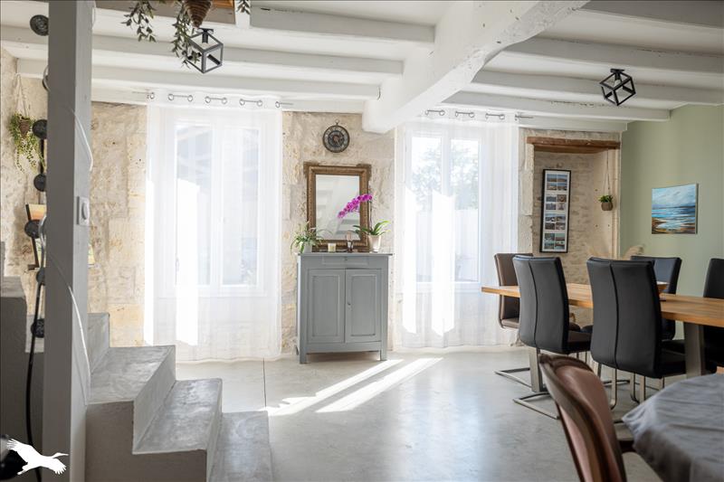 Vente Maison LES TOUCHES DE PERIGNY - 6 pièces -247 m² - (17160)